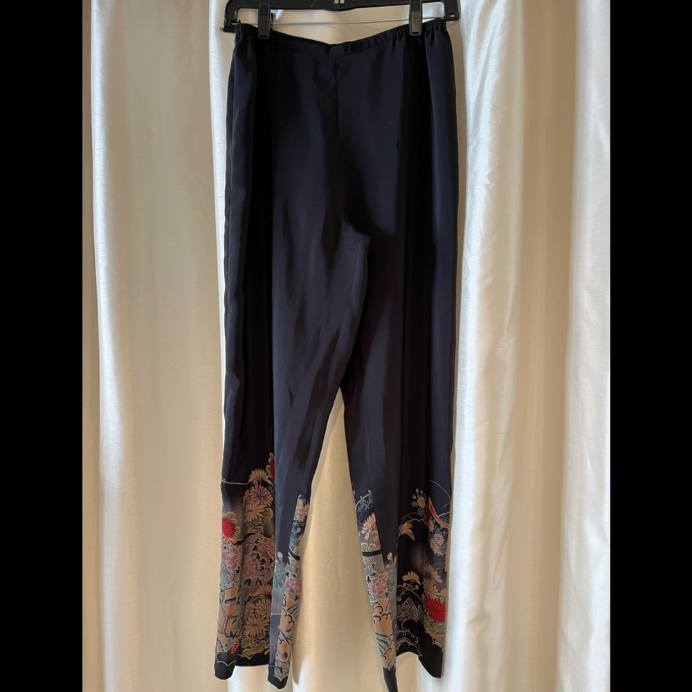 CITRON black silk pant with lovely oriental design at cuff. Pull on -Sz S